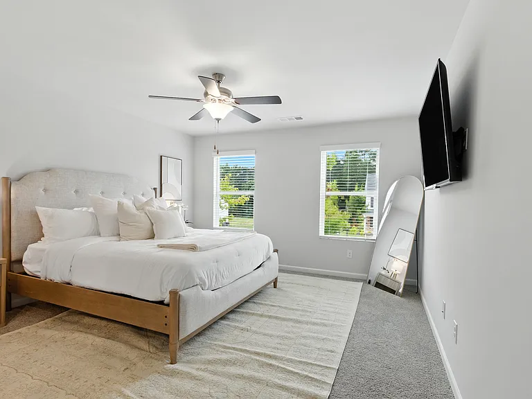 611 W Vincent Dr — Photo 14