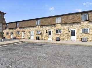 728 Fairway Dr APT 11, Wauseon, OH 43567