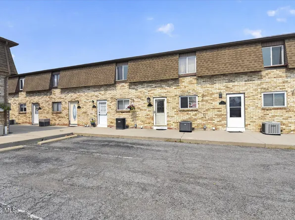 728 Fairway Dr APT 11, Wauseon, OH 43567