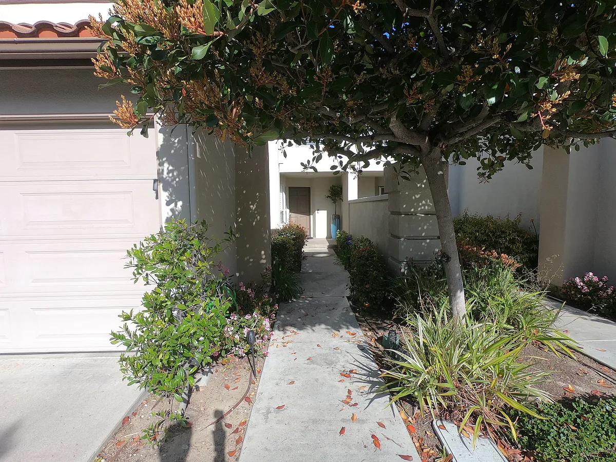Building Photo - 26465 Portola