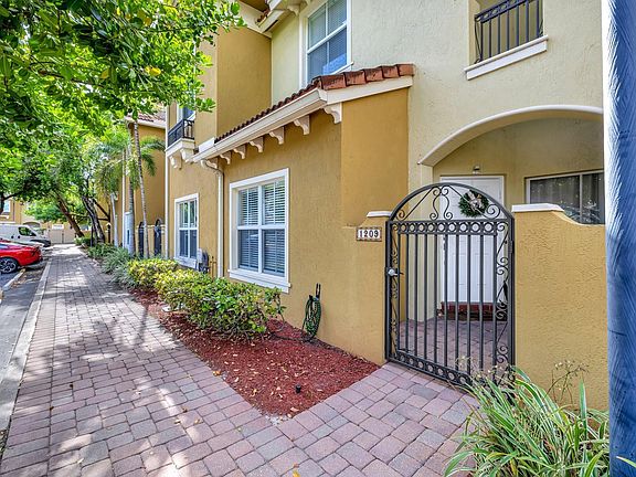 2nd image of 2851 W Prospect Road #1209