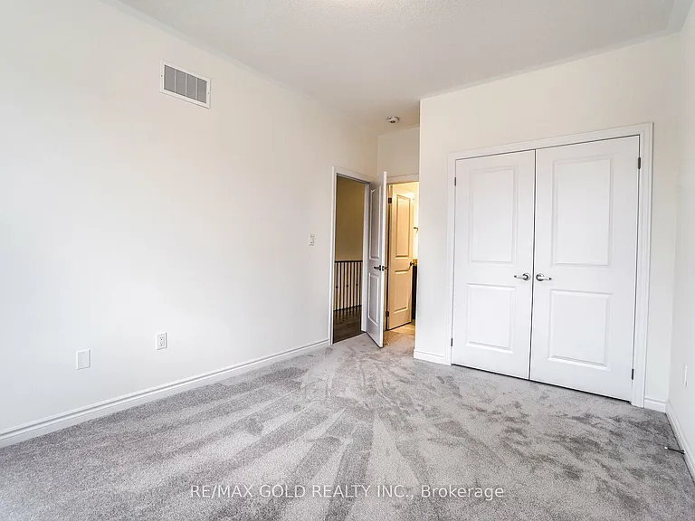 26 Del Grappa St — Photo 35