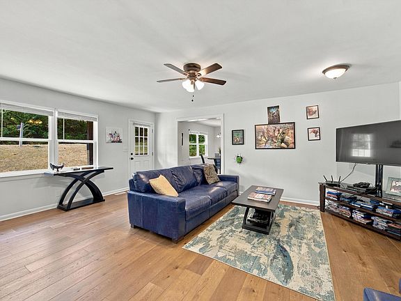 4th image of 126 Ridge Rd