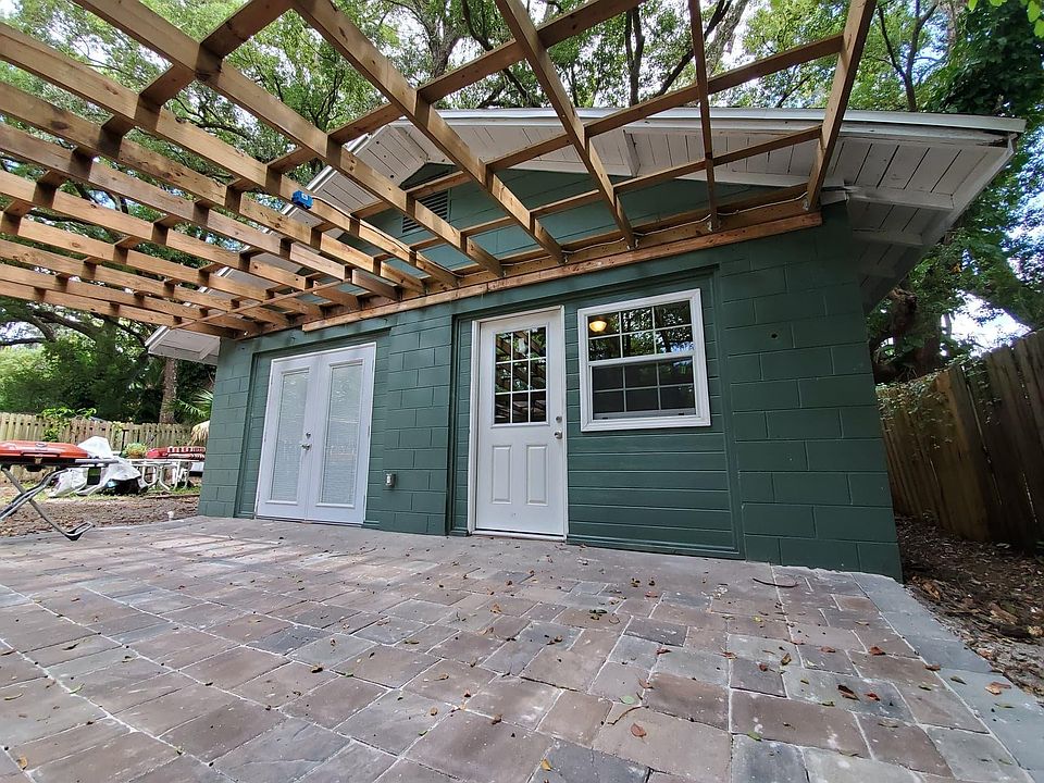 1st image of 2809 Keystone Dr #B