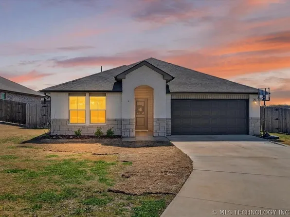 3205 Rushmore St, Bartlesville, OK 74006