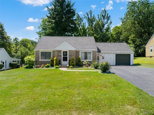 29 Beechwood Rd, New Hartford, NY 13413