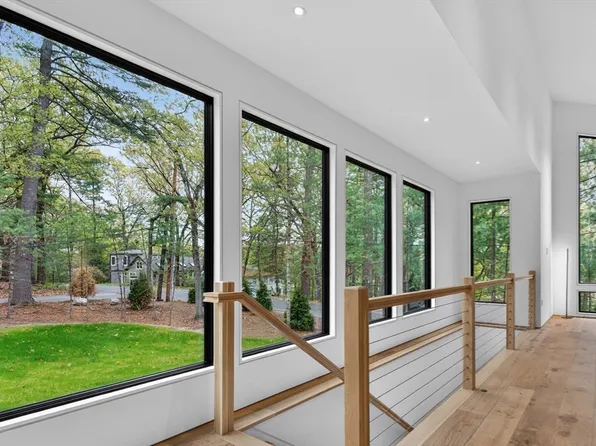 56 Seymour St, Concord, MA 01742
