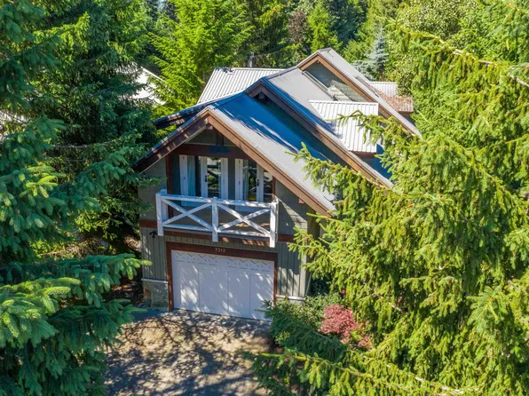 7313 Fitzsimmons Rd S, Whistler, BC V8E 0E5