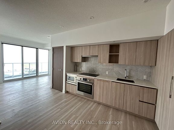 4th image of 17 Bathurst St #3516