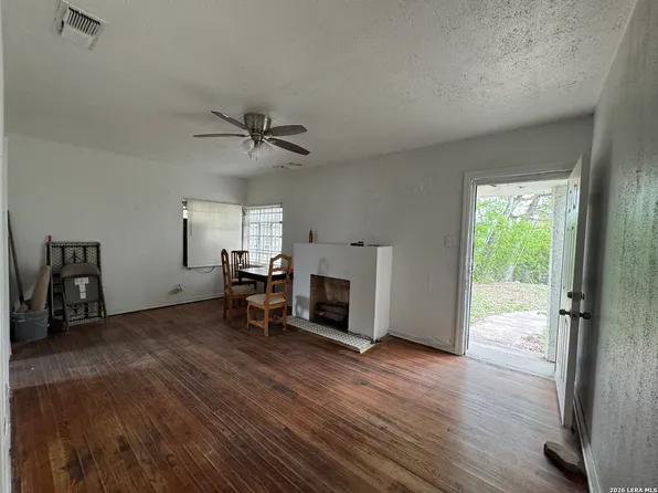 560 W Lynwood, San Antonio, TX 78212