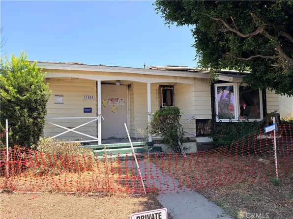 13455 Bassett St, Van Nuys, CA 91405