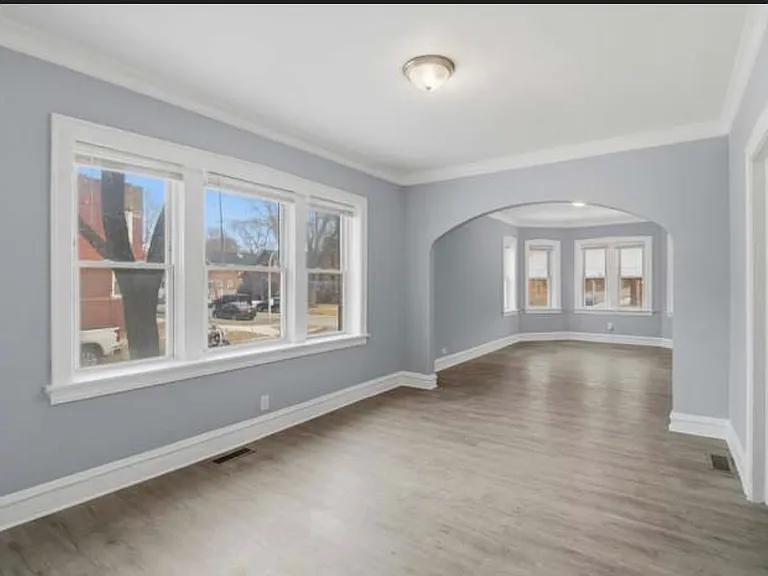 7700 S Saint Lawrence Ave #1 — Photo 7