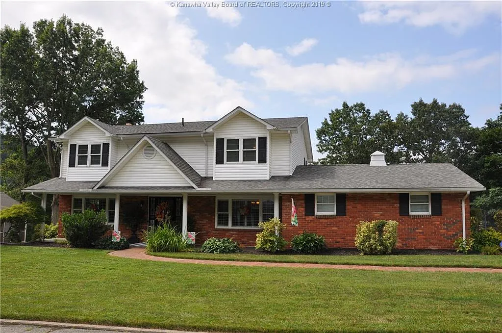 95 Hickory Ln photo 1