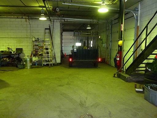 4th image of 3940 Willow St