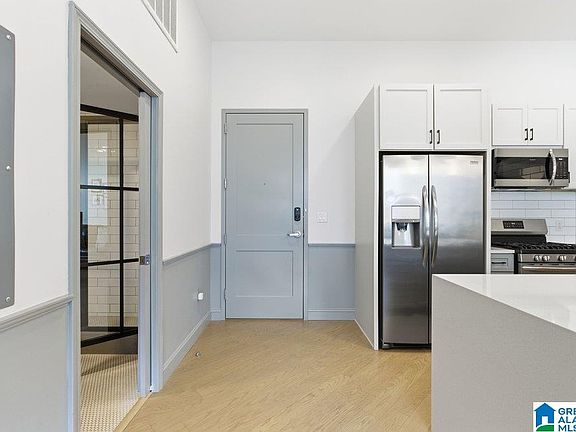 5th image of 2212 Morris Ave #406