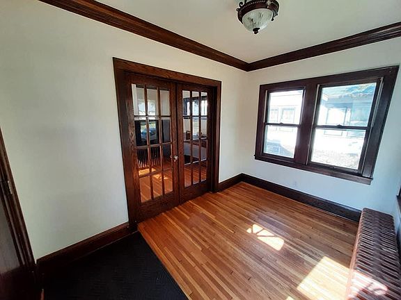 4th image of 1918 Arthur St NE #1