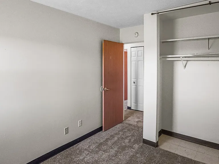 Westgate Manor Apartments — Photo 10
