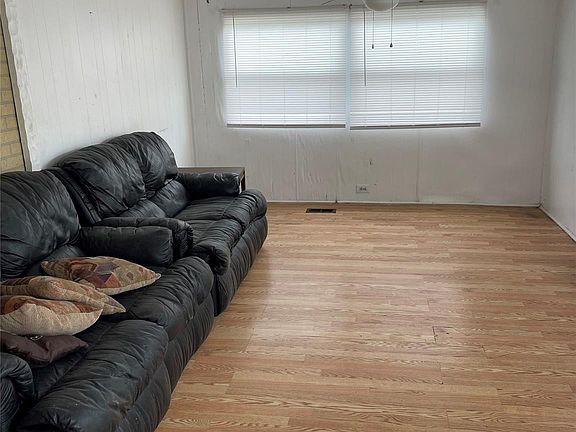 2nd image of 2600 SW 54th Street
