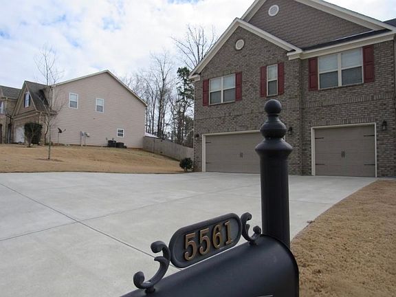 3rd image of 5561 Bear Creek Dr