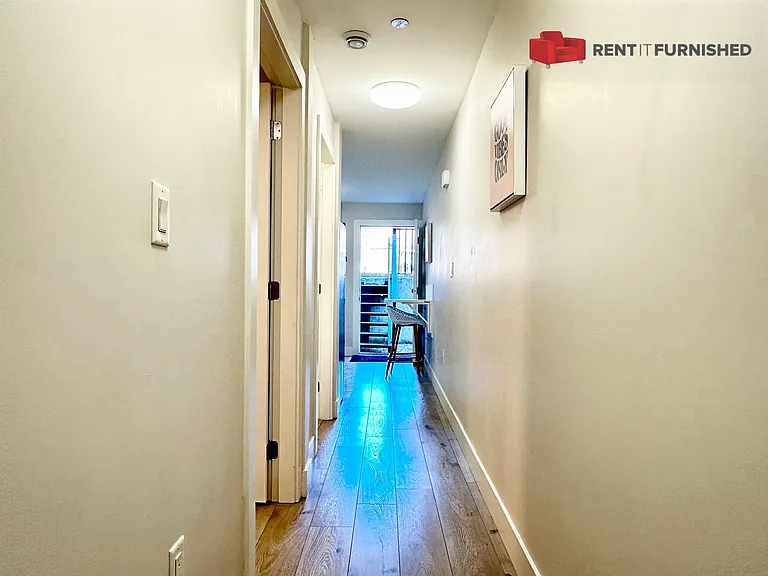3460 Prince Edward St — Photo 11