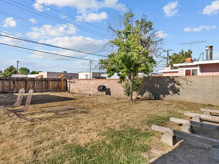 1327 W Ivesbrook St — Photo 20