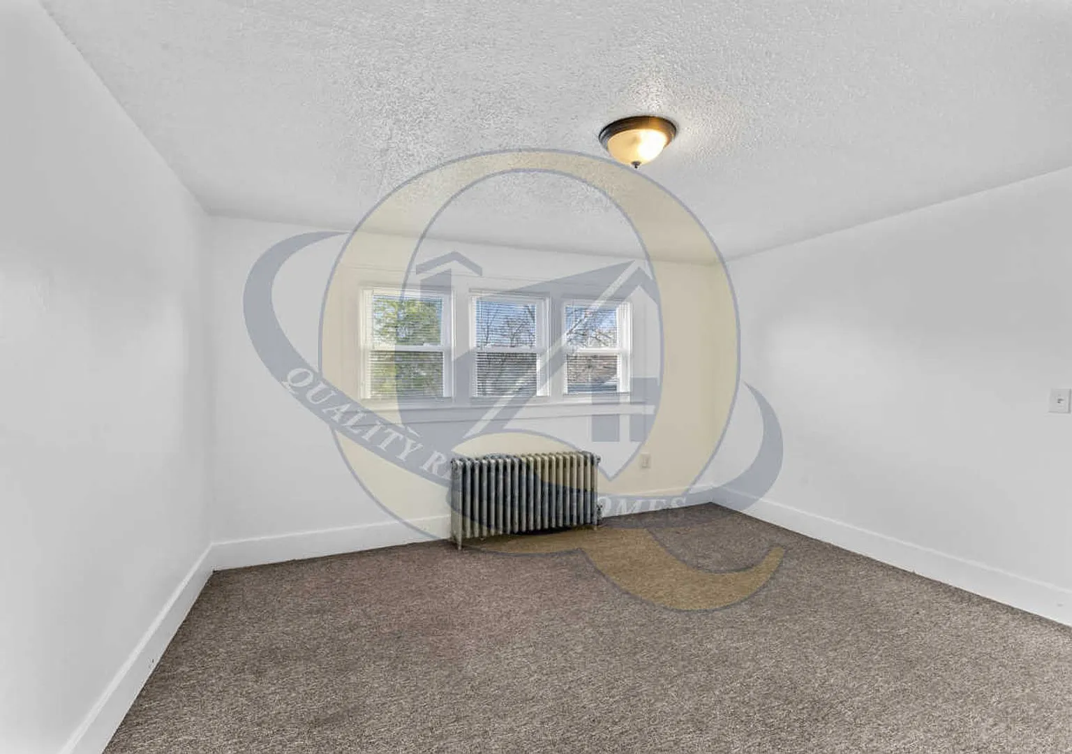 829 Clinton St — Photo 4