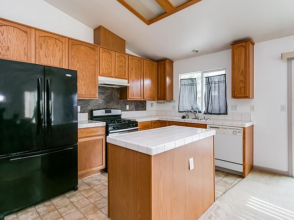 2nd image of 319 Silva Dr
