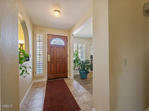5th image of 634 Hartnell Rd