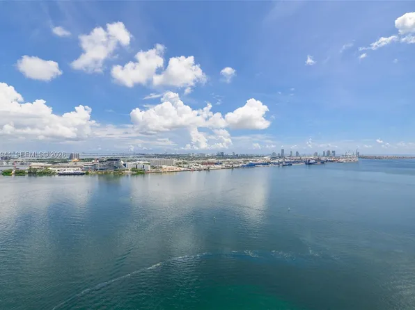 848 Brickell Key Dr, Miami, FL