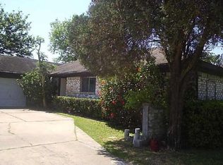 9415 McAfee Dr, Houston, TX 77031
