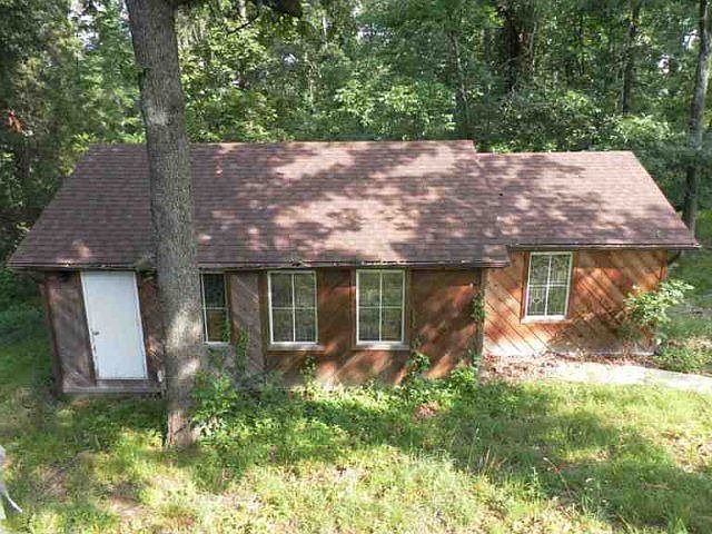 2nd image of 2745 Jones Rd