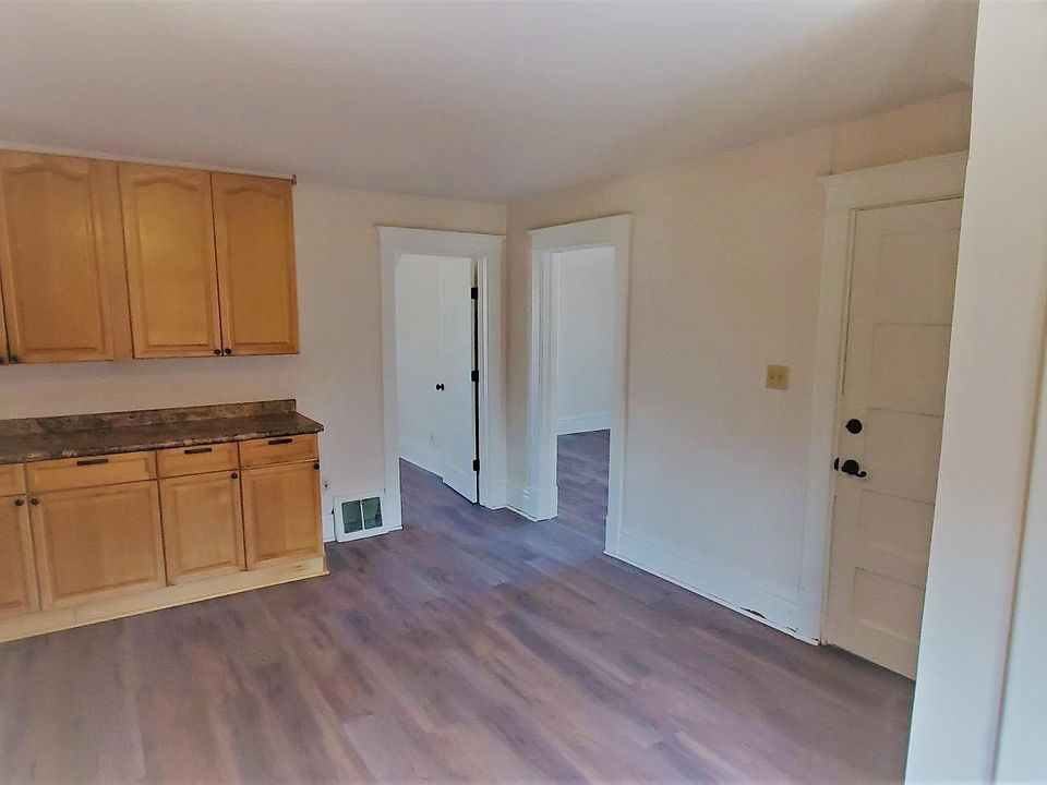 Large Eat In Kitchen new appliances counters cabinets with pantry