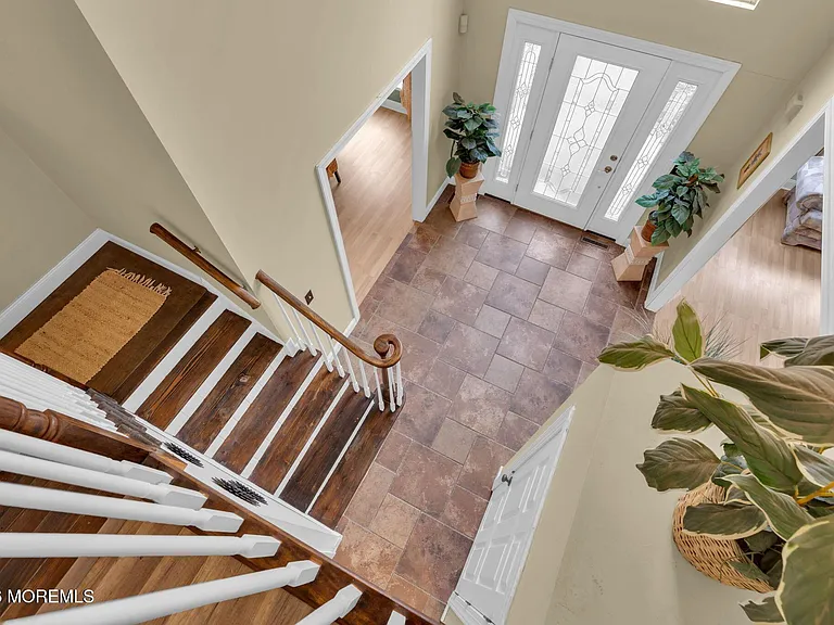 107 Shenandoah Blvd — Photo 6
