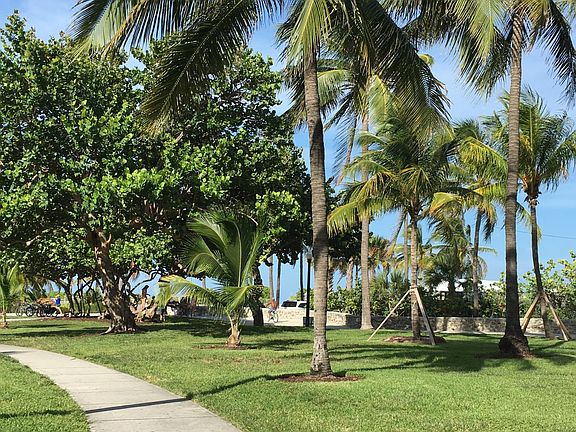 2nd image of 918 Ocean Dr APT 304