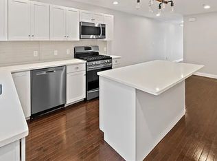 469 Sherman St APT 9, Canton, MA 02021