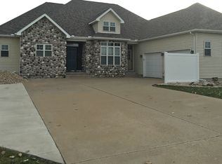 1307 Herbert St, Peru, IL 61354