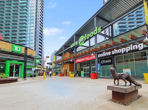 13725 George Jct #710, Surrey, BC V3T 0R1