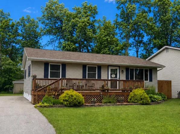 616 S 20th St, Chesterton, IN 46304
