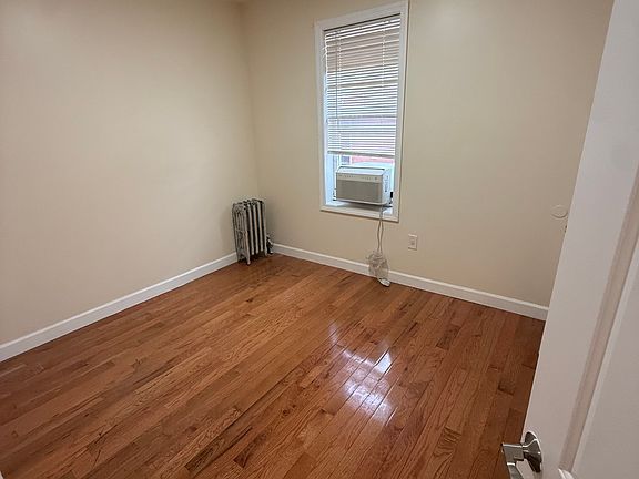 2nd image of 1020 E 228th St
