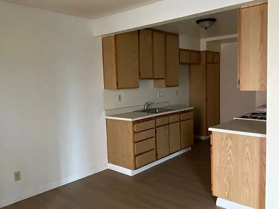 4th image of 9021 Beverly Rd APT 30