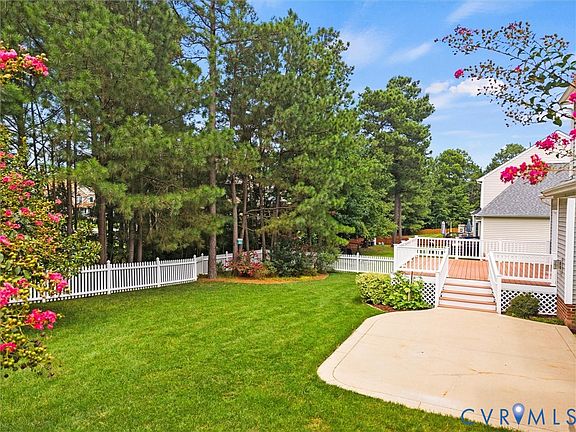 4th image of 11000 Collington Dr