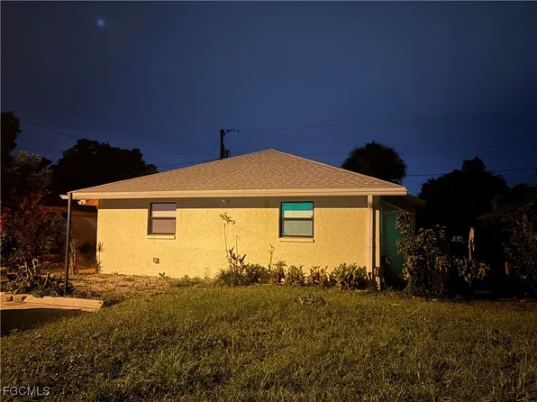 300-302 Hubbard Ave, North Fort Myers, FL 33917