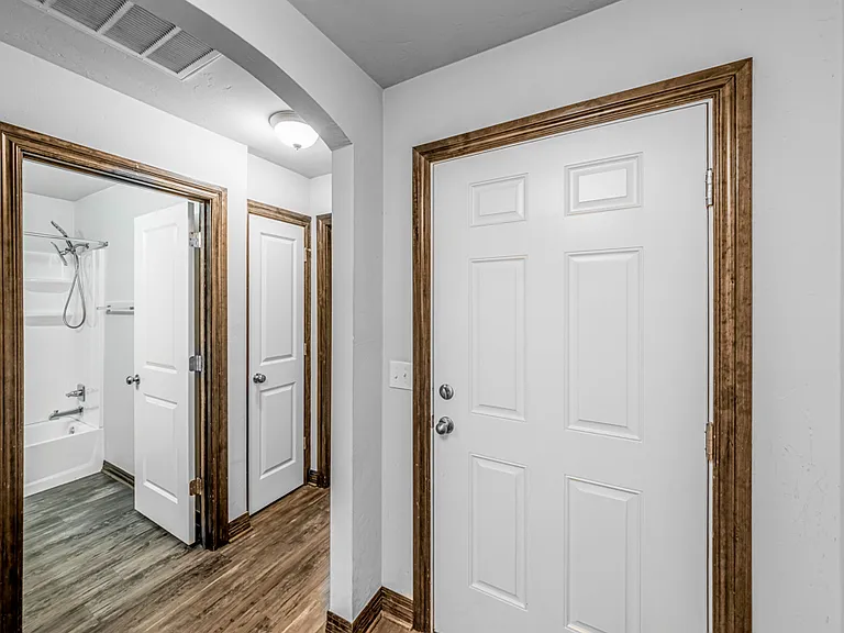 1213 S Landry Ln — Photo 17