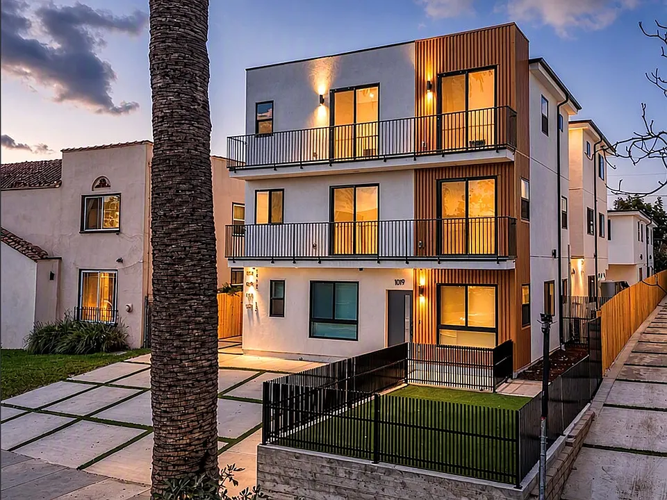 1021 S Citrus Ave #3