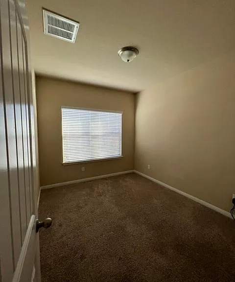 1009 Gaelic Dr — Photo 5