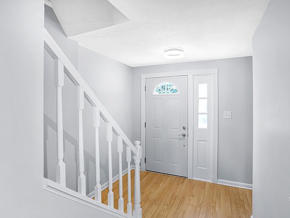 3rd image of 10054 Dedham Dr