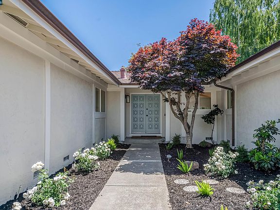 3rd image of 116 Meese Ct