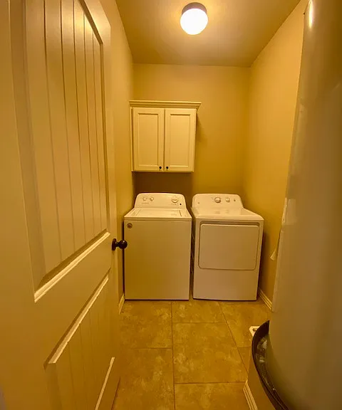 1047 N Leverett Ave — Photo 8