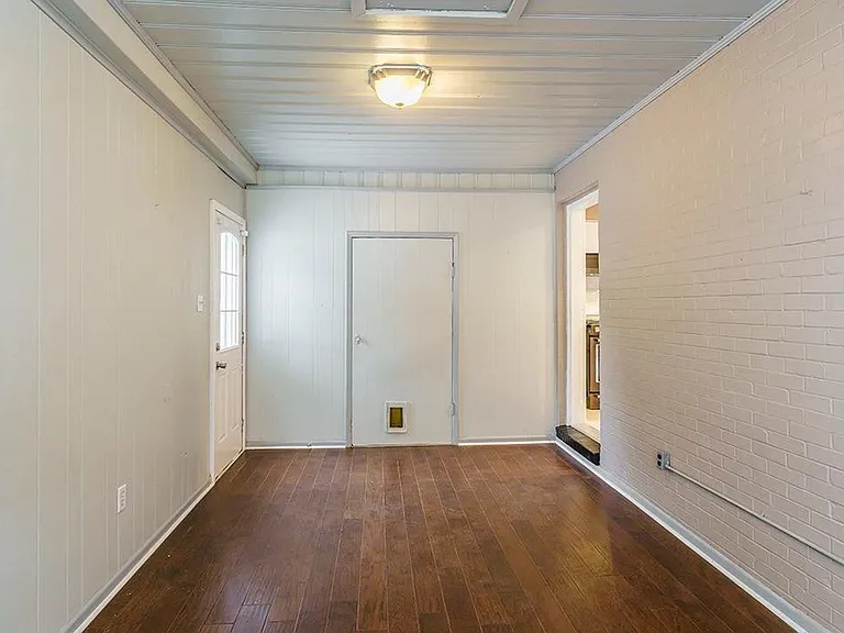 493 Barkley Dr — Photo 12