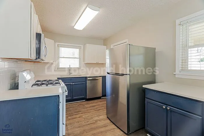 1028 Broadmoor Dr — Photo 12